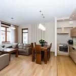 Gold - Neptun Park By Oneapartments *